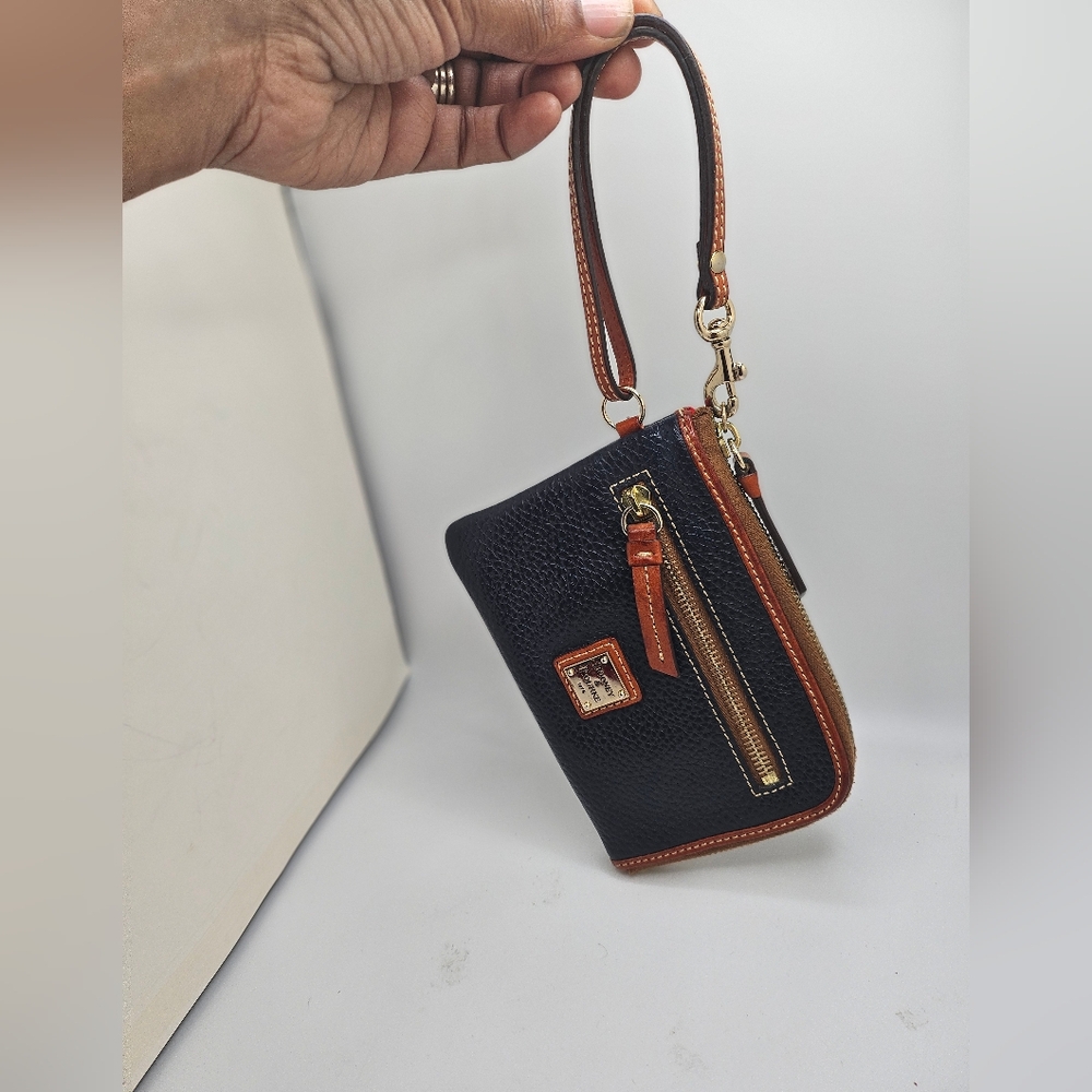 Dooney & Bourke Grain Zip Around Wristlet - Picture 10 of 11